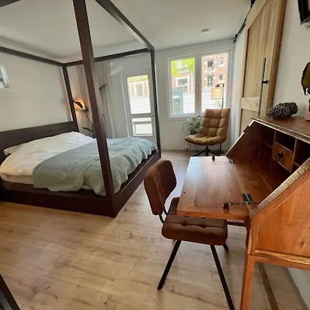 Botel Unforgettable Houseboat W Sauna In Kopenhagen